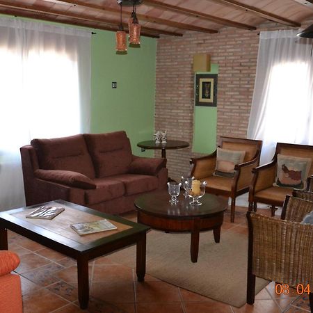 Apartamentos Rurales Natura Torrejon el Rubio Ngoại thất bức ảnh