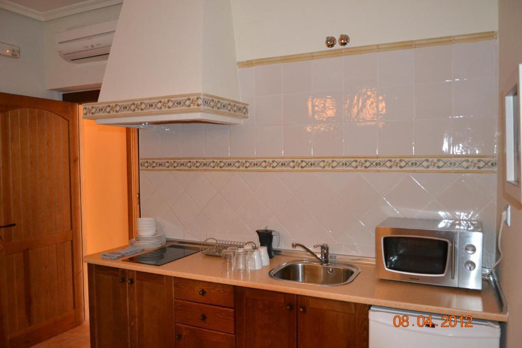 Apartamentos Rurales Natura Torrejon el Rubio Ngoại thất bức ảnh